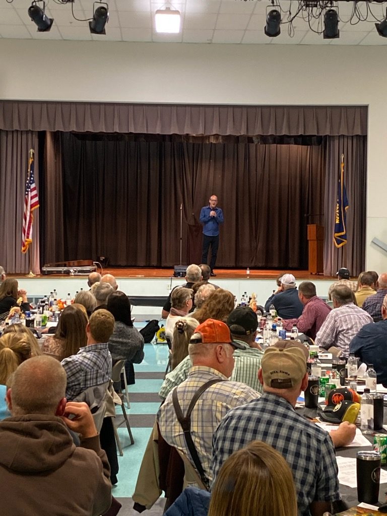 Ag Speaker Rik Roberts performs for Mid-Columbia Producers Cooperative in Moro, OR